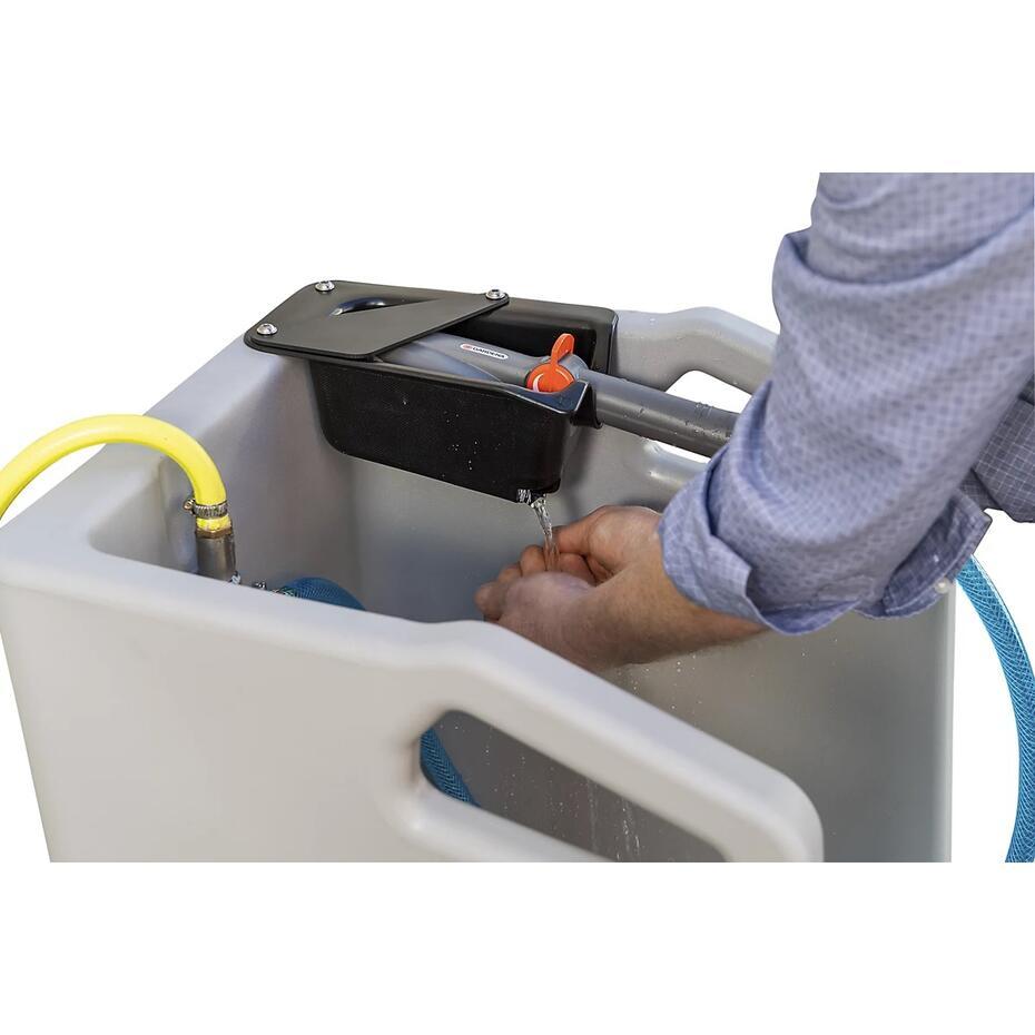 Dispositivo  para limpeza de botas  