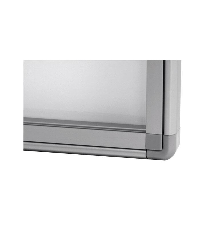 Vitrine com interior cortiça 