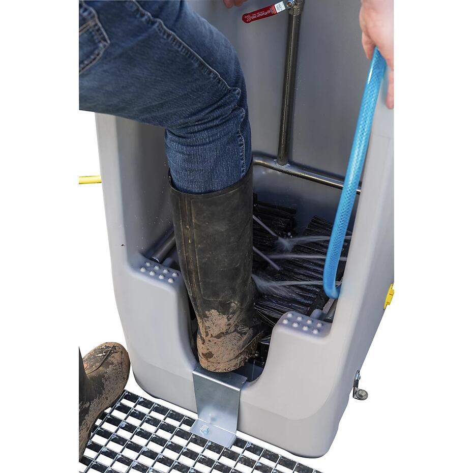 Dispositivo  para limpeza de botas  