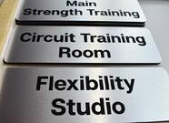 Etiquetas metálicas alumínio anodizado